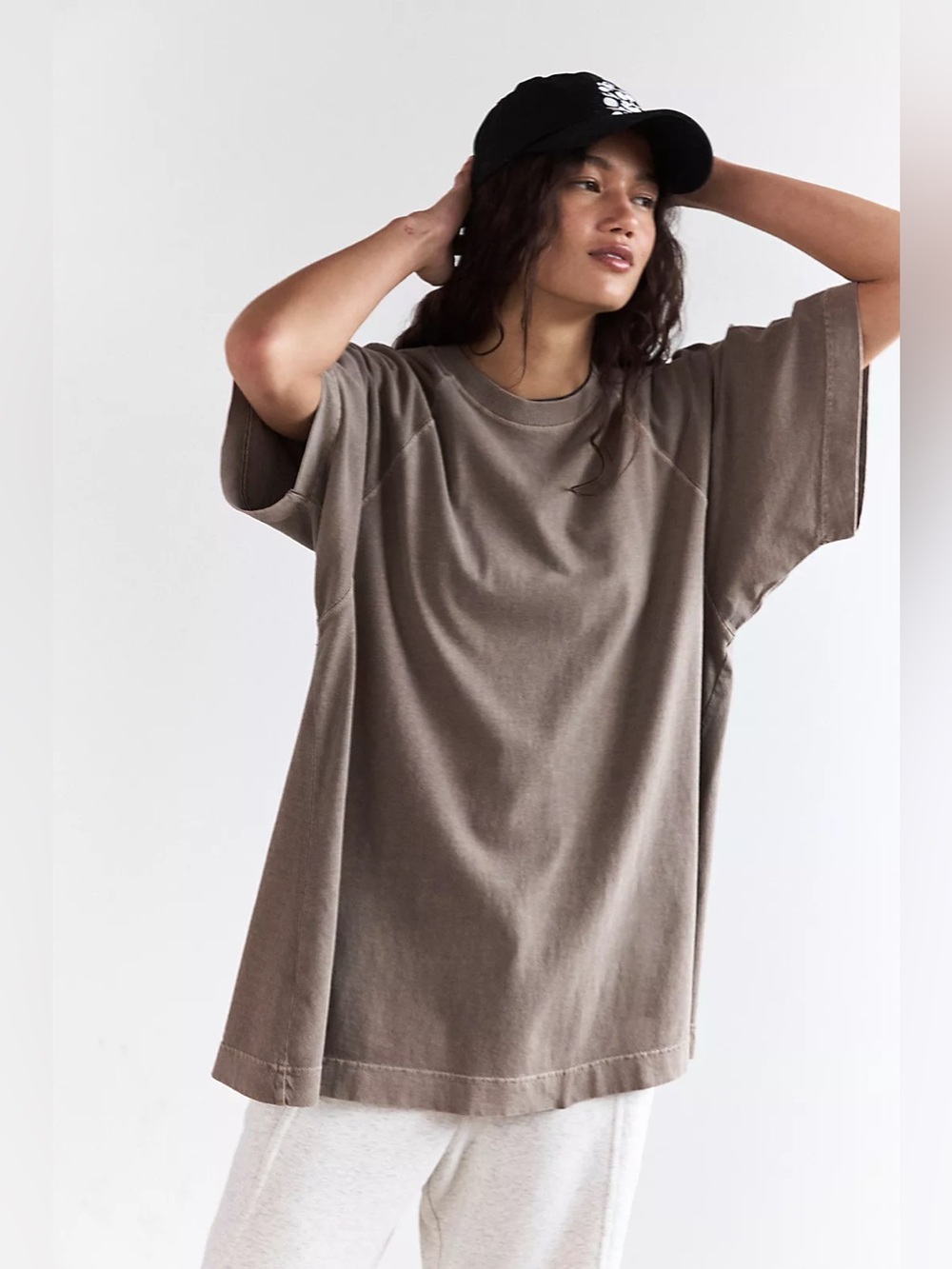 Free People Oversized leg day tee 
Short Sleeve Tee in Taupe